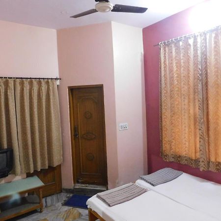 Hotel Om Palace - Couple Friendly & Local Id Accepted Jaipur Eksteriør bilde