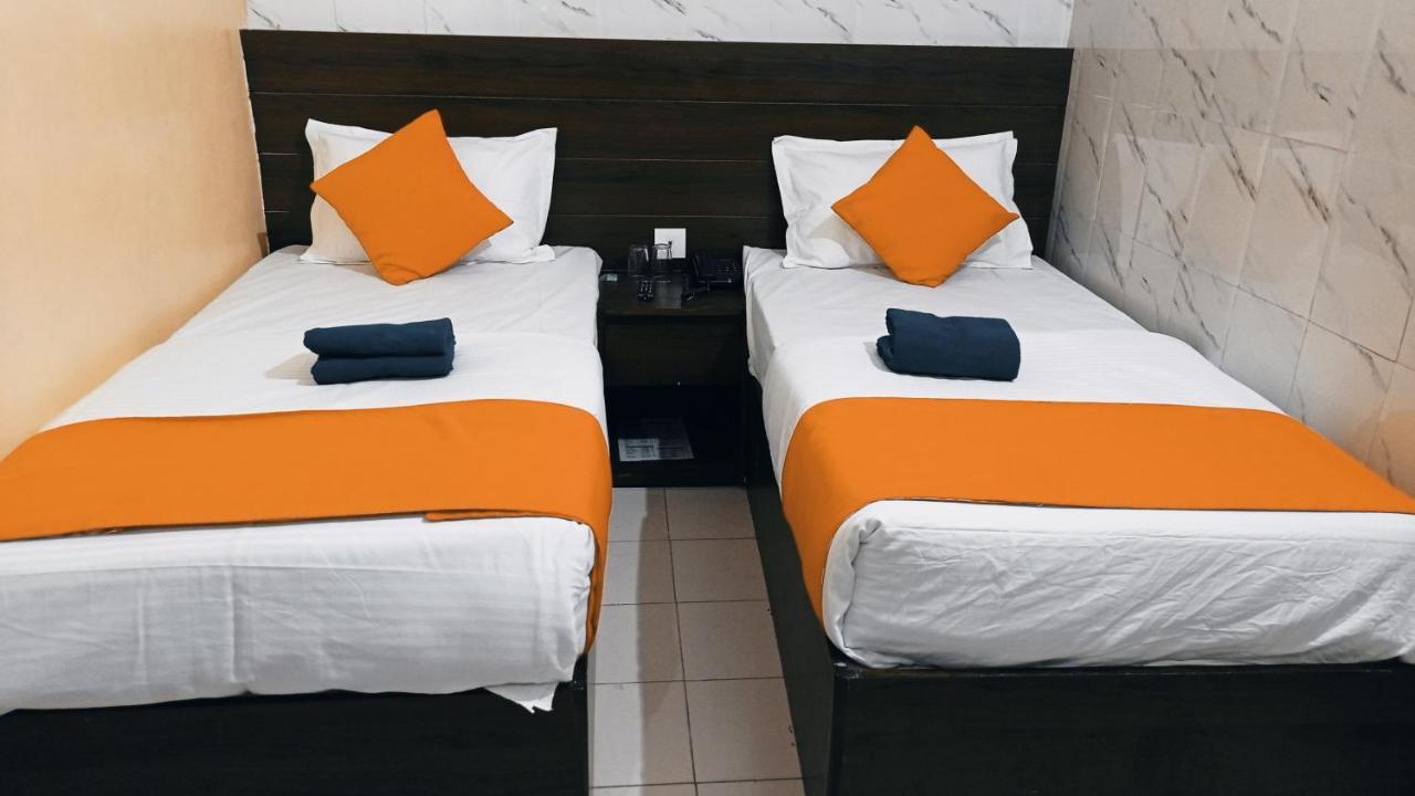 Hotel Om Palace - Couple Friendly & Local Id Accepted Jaipur Eksteriør bilde